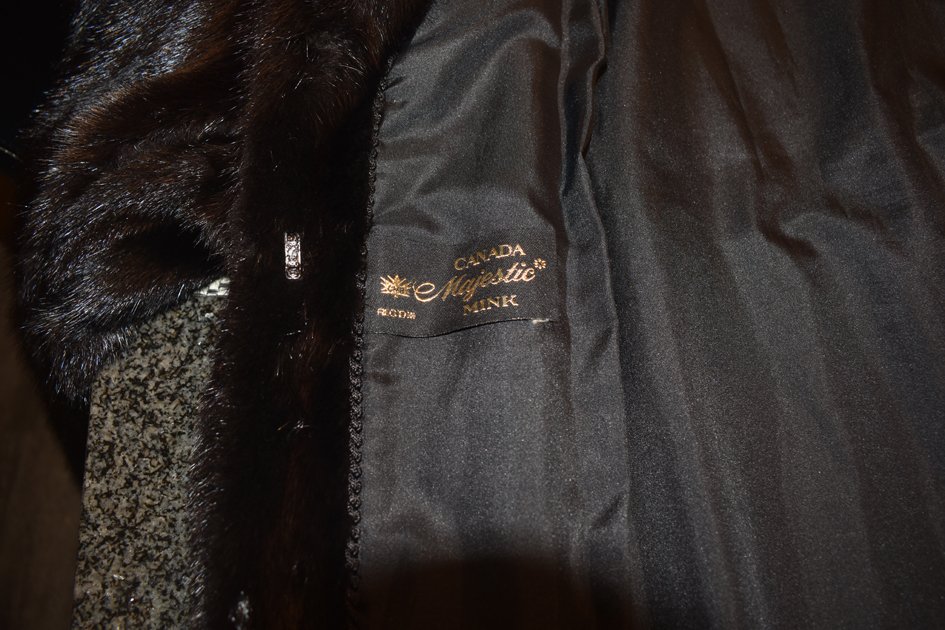 Langer Pelzmantel Canada Matjestic Mink 