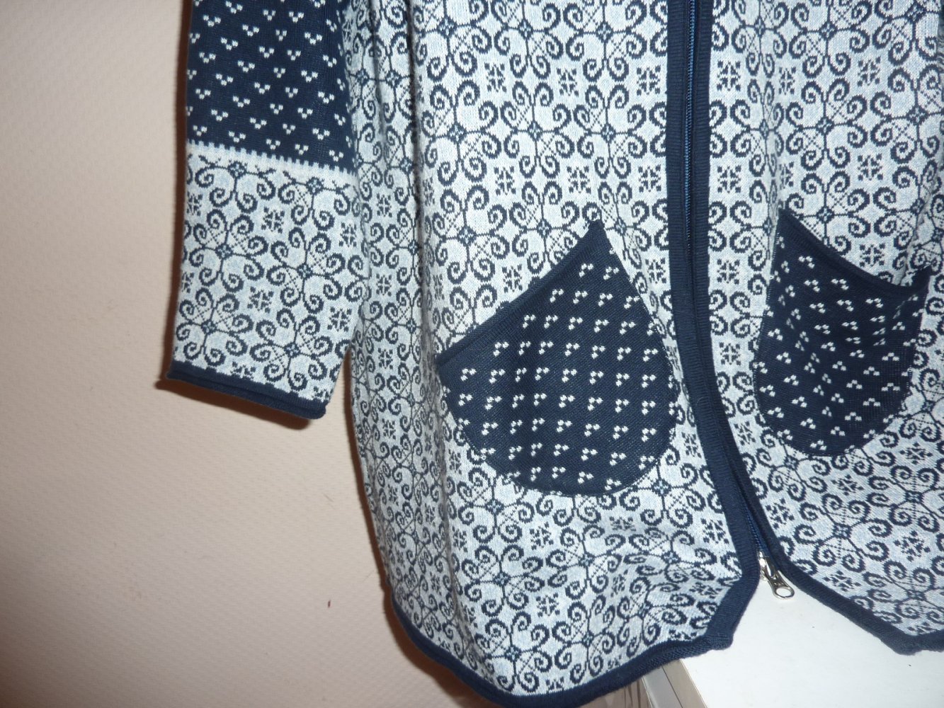 Strickjacke Cardigan 46 48 50 XXL Kapuze lang Strick blau weiß Kimmy Brust  68 cm mit Baumwolle