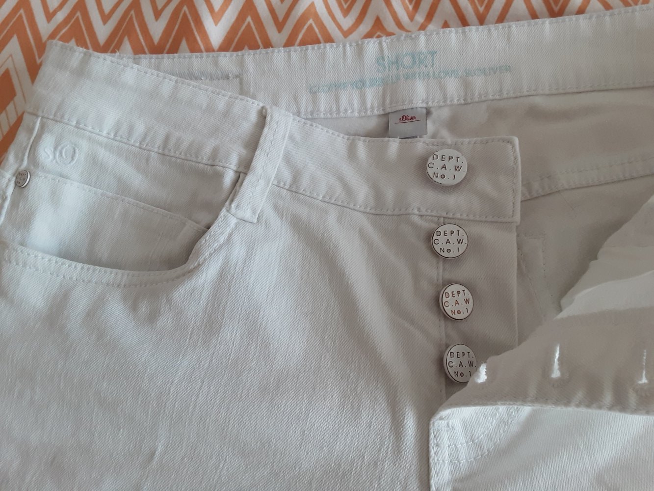 Shorts in weiß 