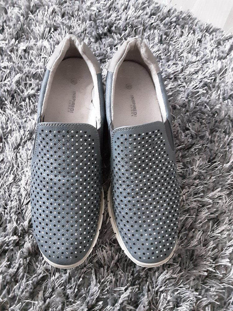Schuhe neuwertig 