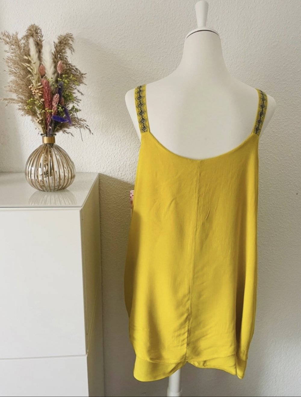 Hängerchen top Größe 42/44 neu in gelb 100 Prozent Viskose