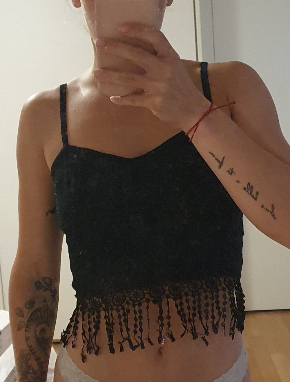 sommerliches Crop Top mit Fransen