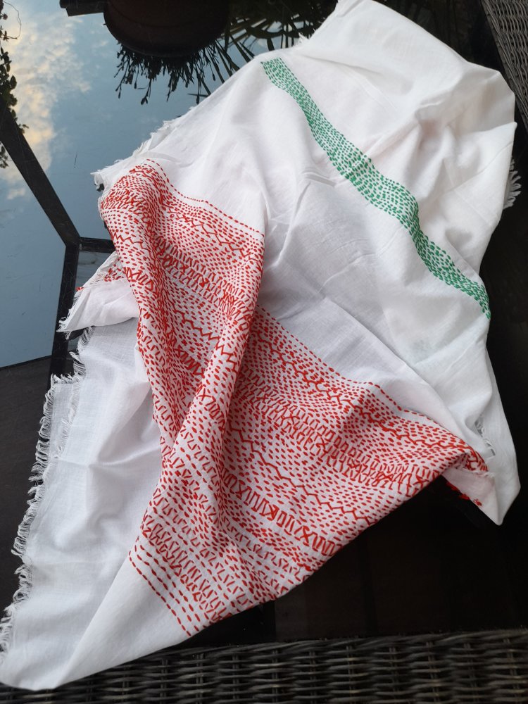 Schöner Schal aus 100% Baumwolle