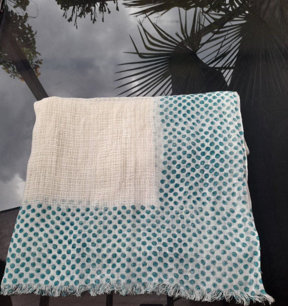 Schöner Schal aus 100% Leinen