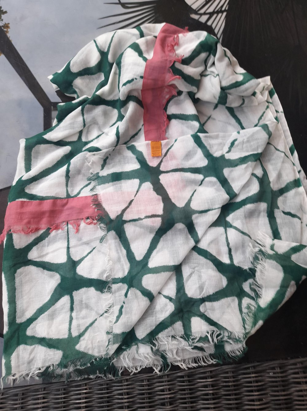 Schöner Schal aus 100% Baumwolle