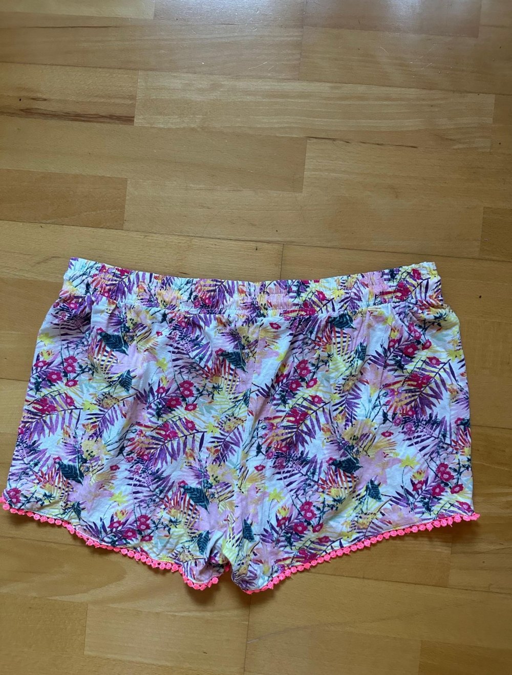 Bunte kurze Hose/Short, Größe L/XL