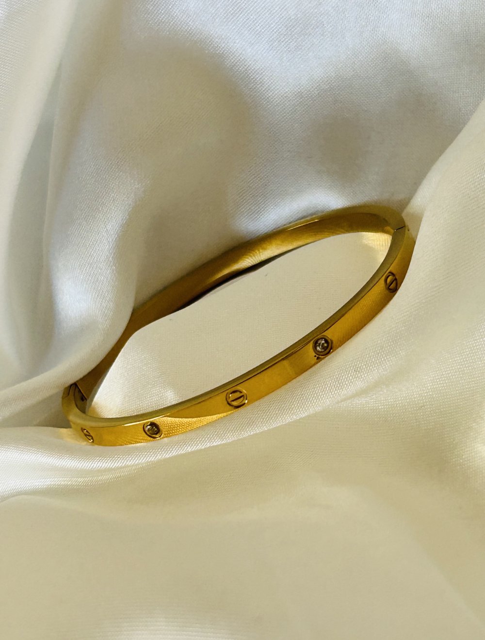 Armband aus Edelstahl dünn