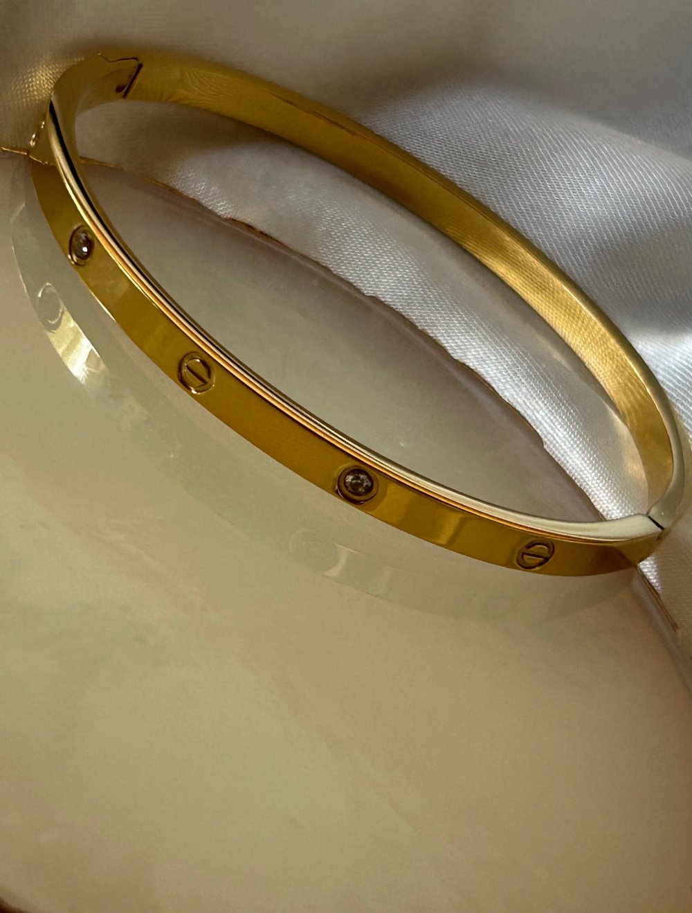 Armband aus Edelstahl dünn