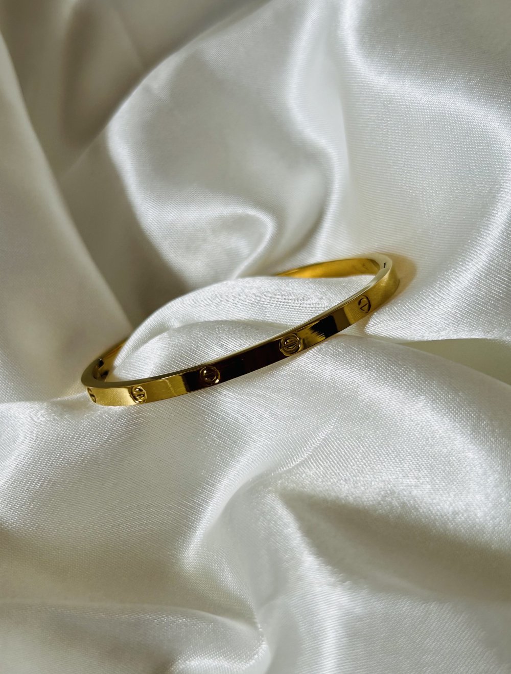 Armband aus Edelstahl dünn