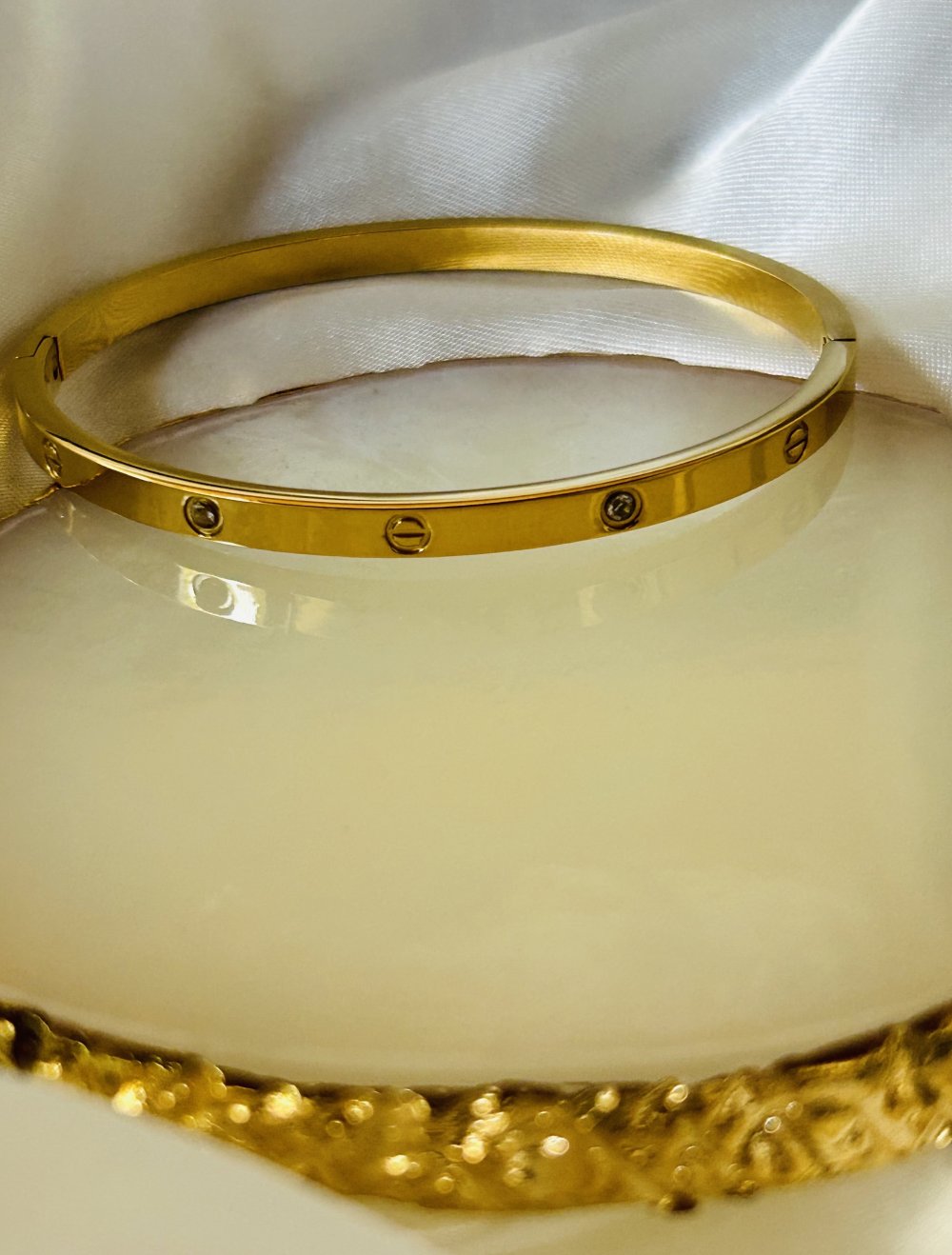 Armband aus Edelstahl dünn