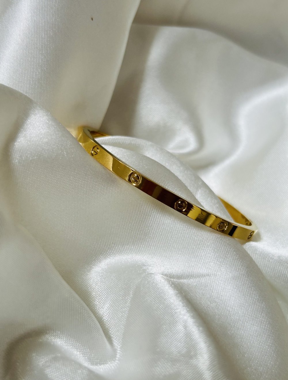 Armband aus Edelstahl dünn