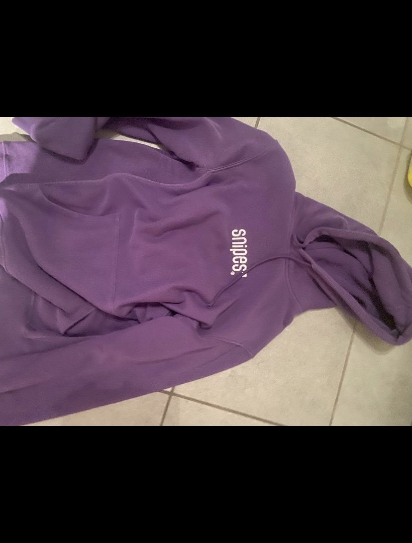 snipes pullover