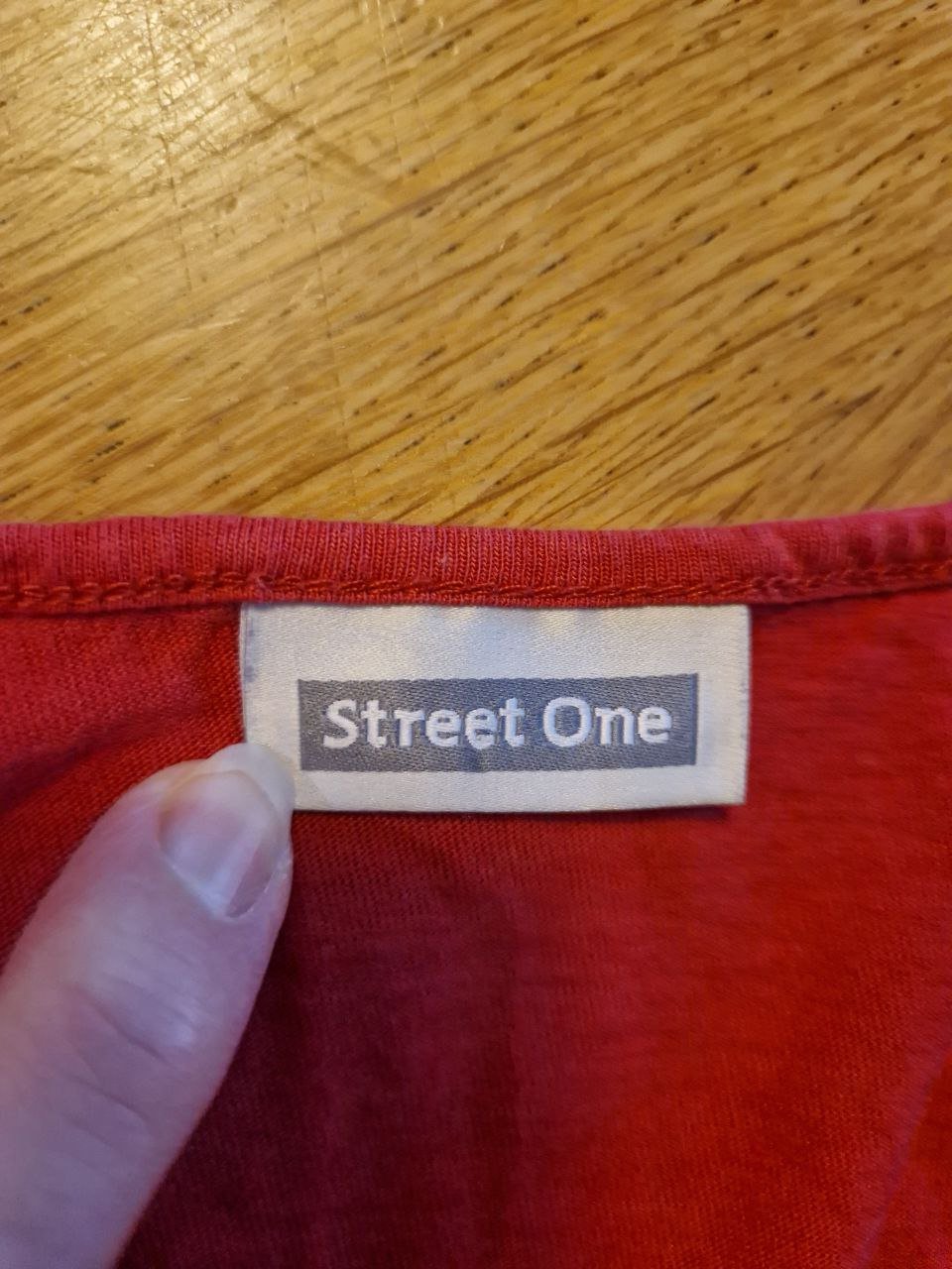 Street One.  Bequemes T-Shirt - Top - Trägerhemd.  Größe 34-36.