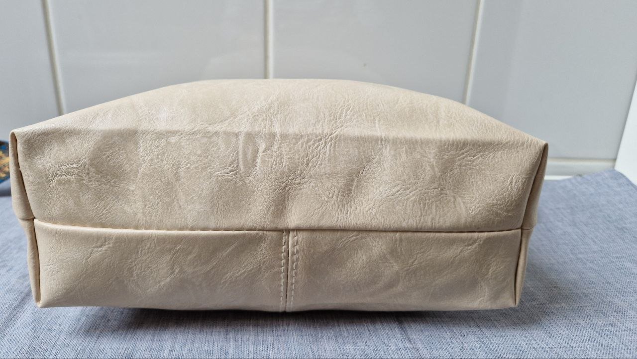 Beige Umhängetasche,  Schultertasche.  25/23/10 cm. 