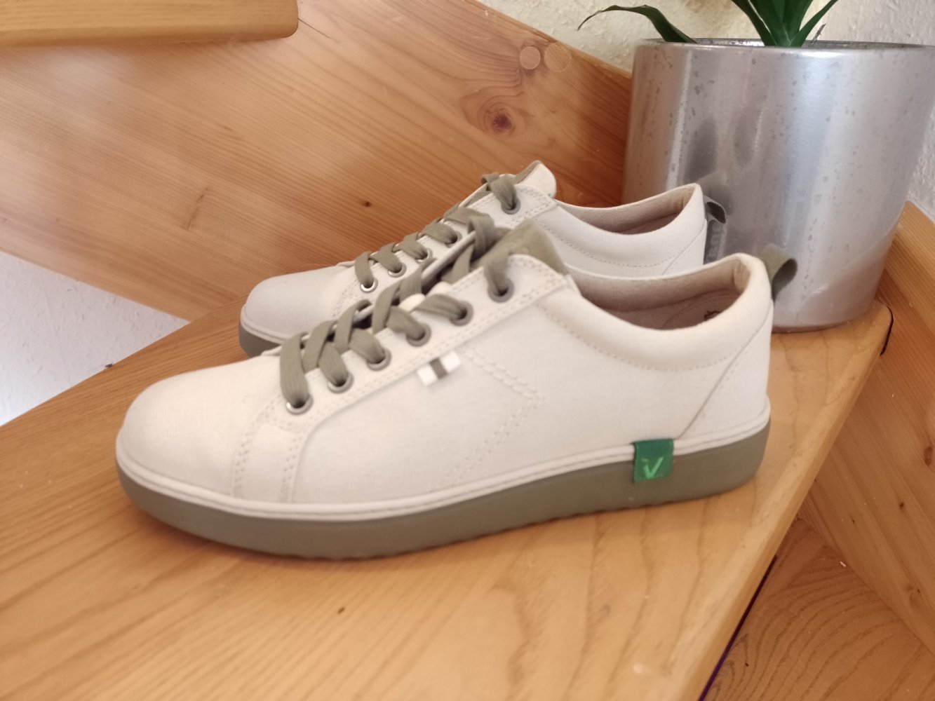 Neu. Jana. Stylische Sneaker, Sportschuhe. Größe 39.