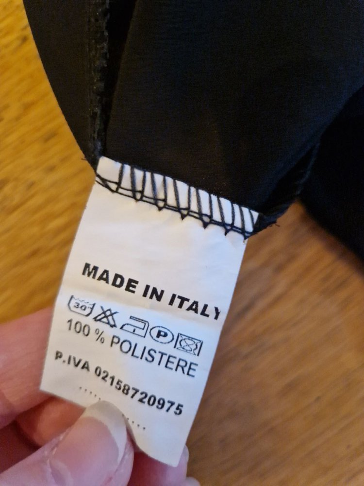 Aiki. Italy. T-Shirt - Top - Bluse. Größe S-M. 