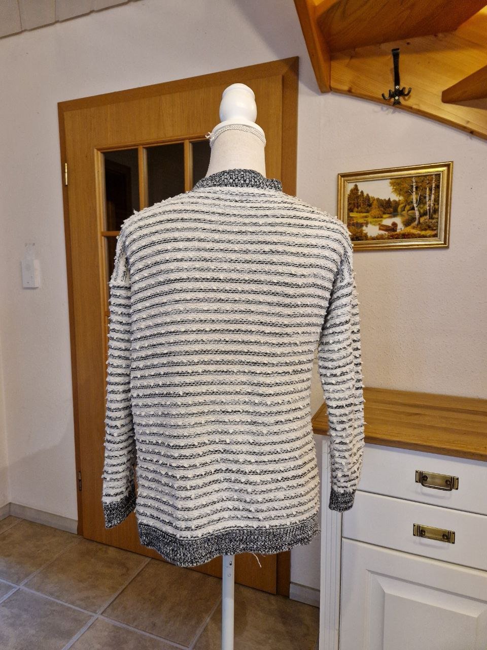 Atmosphere. Praktische Strickjacke, Blazer.  Größe 38. 