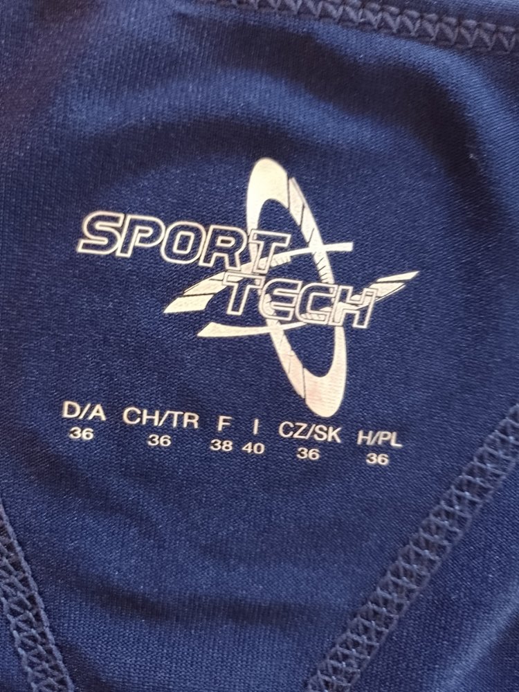 Sport Tech. Bequemes T-Shirt - Top - Trägerhemd - Sporttrikot. Größe 36.