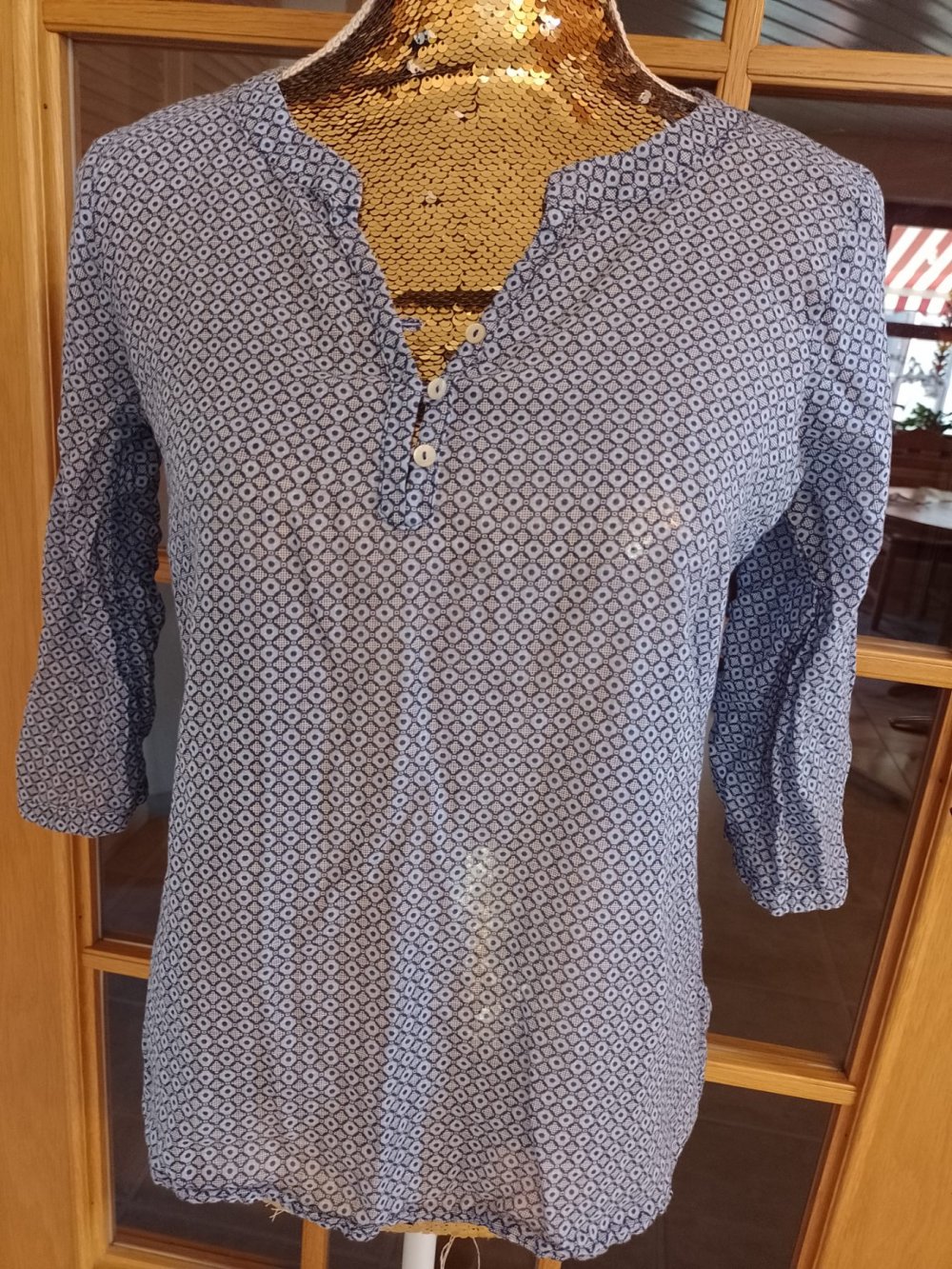 Elegantes T-Shirt - Bluse - Top. Baumwolle + Polyester. Größe S.