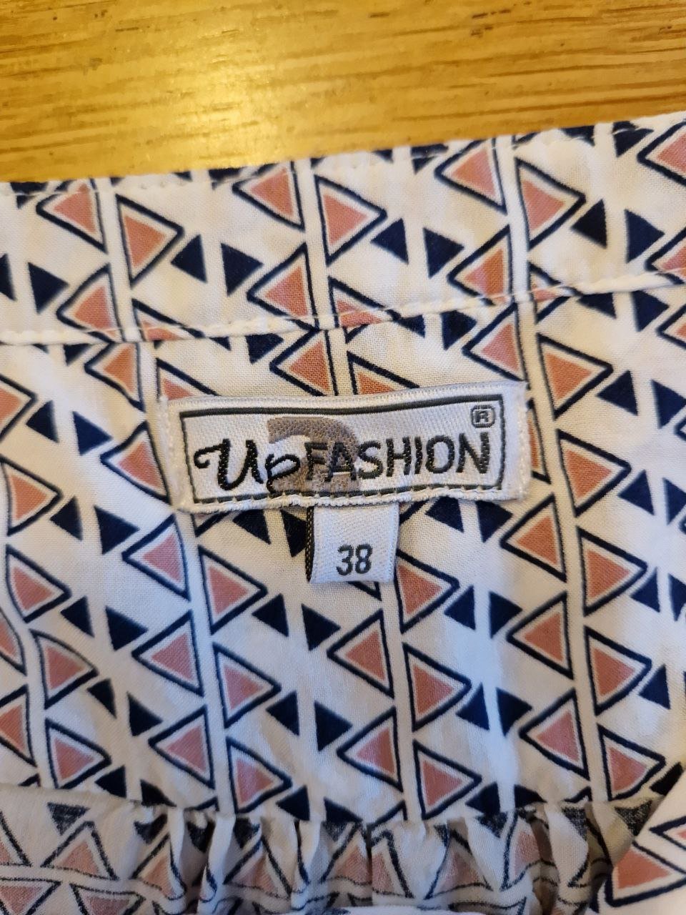 Up Fashion.  Elegante Bluse - Top.  Größe 38.