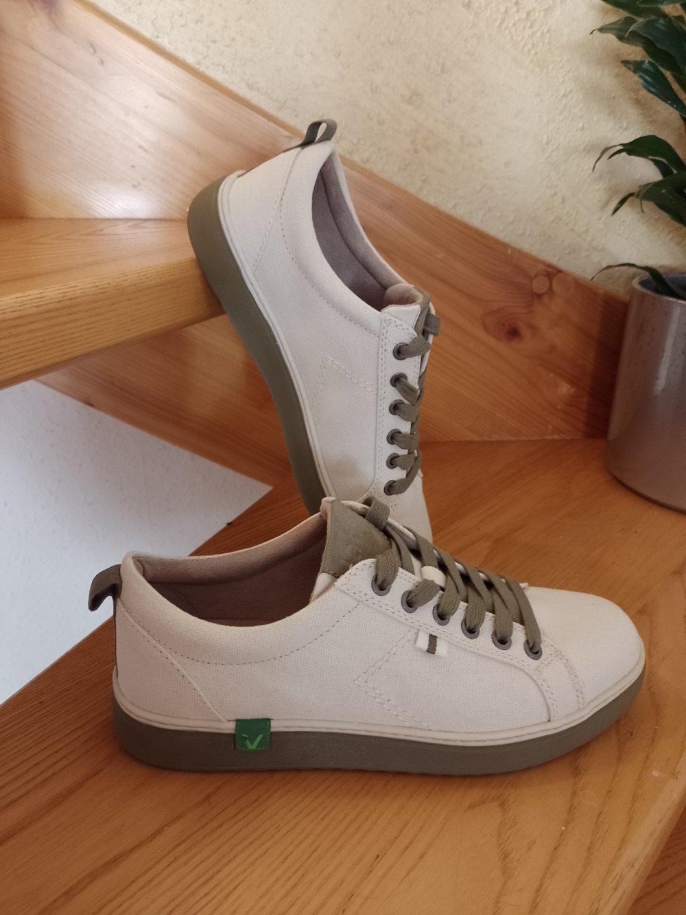 Neu. Jana. Stylische Sneaker, Sportschuhe. Größe 39.