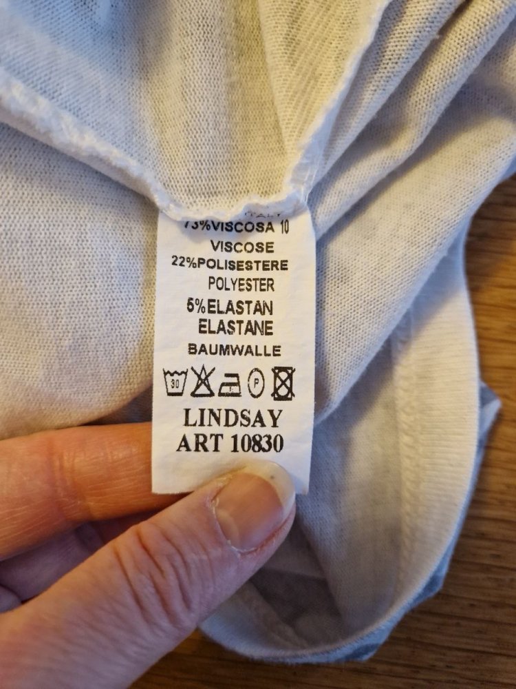 Lindsay Moda. Italy   Bequemes T-Shirt.  Größe S. 