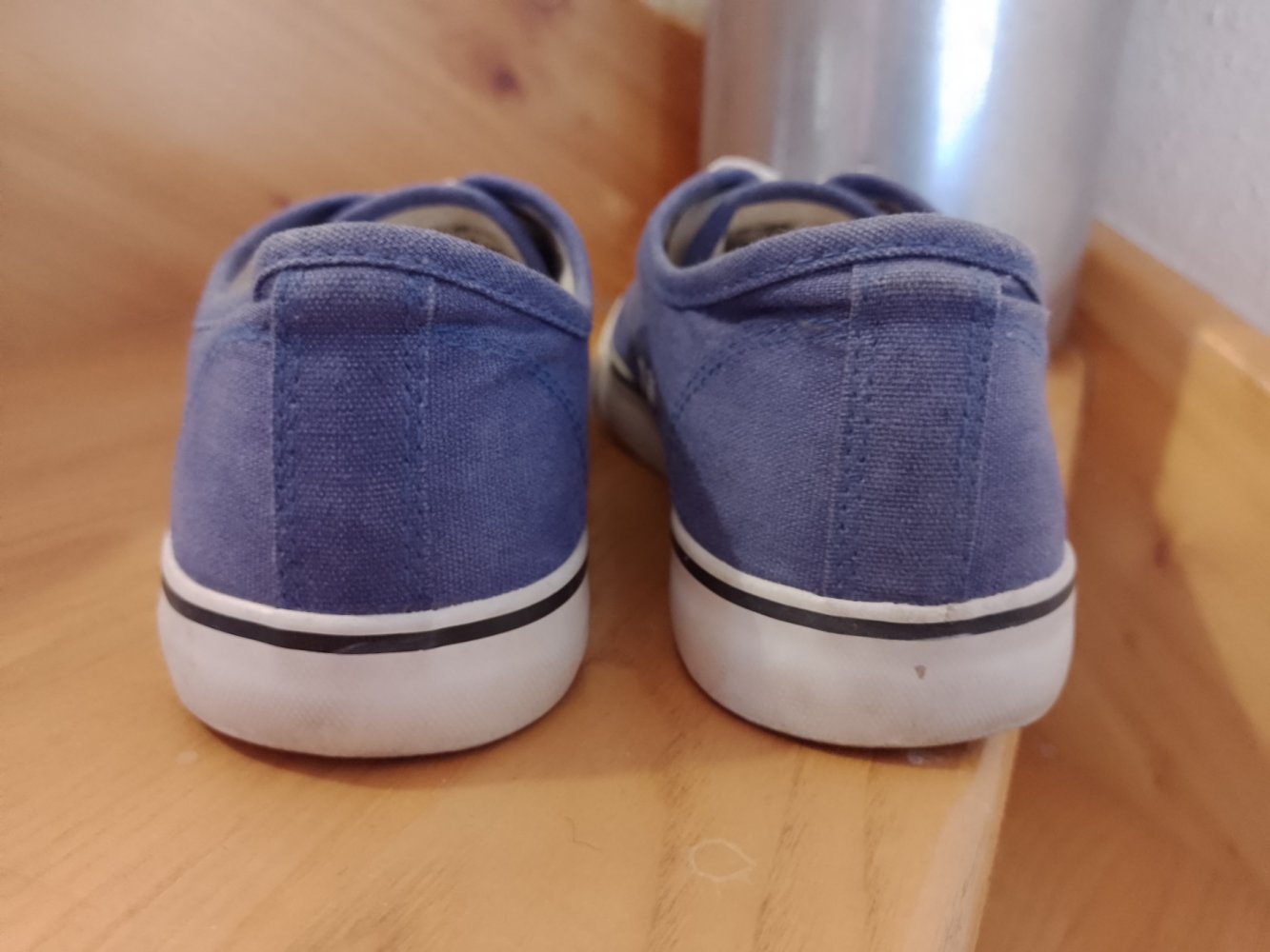 Victory. Stylische Sneaker. Sportschuhe. Größe 37