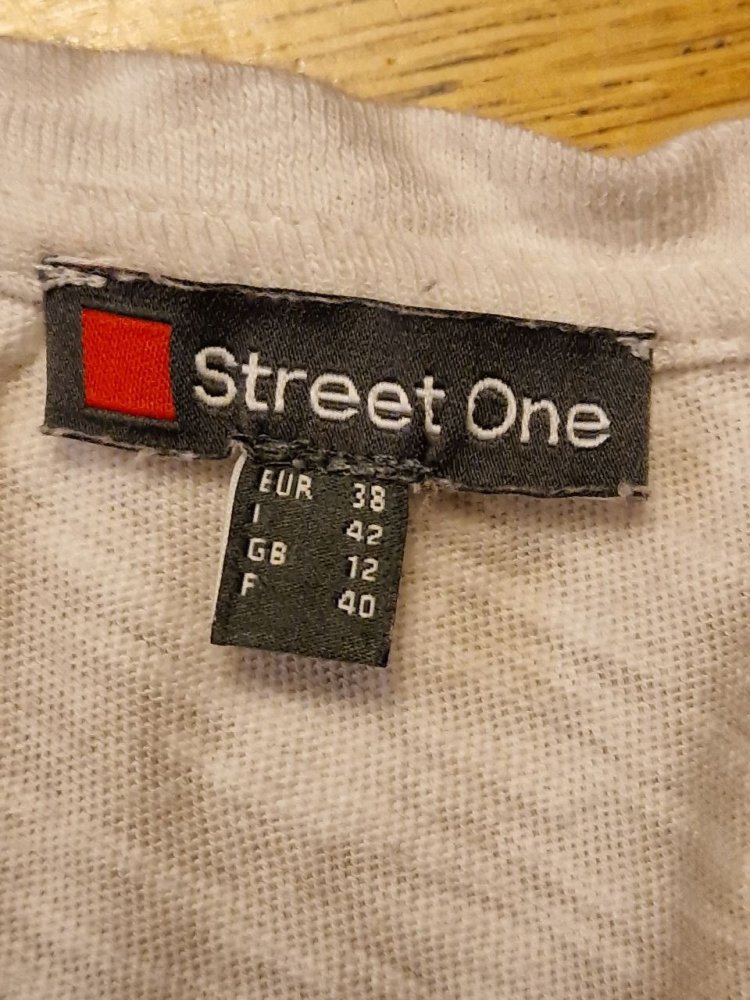 Street One.  Bequemes T-Shirt.  Größe 38.  