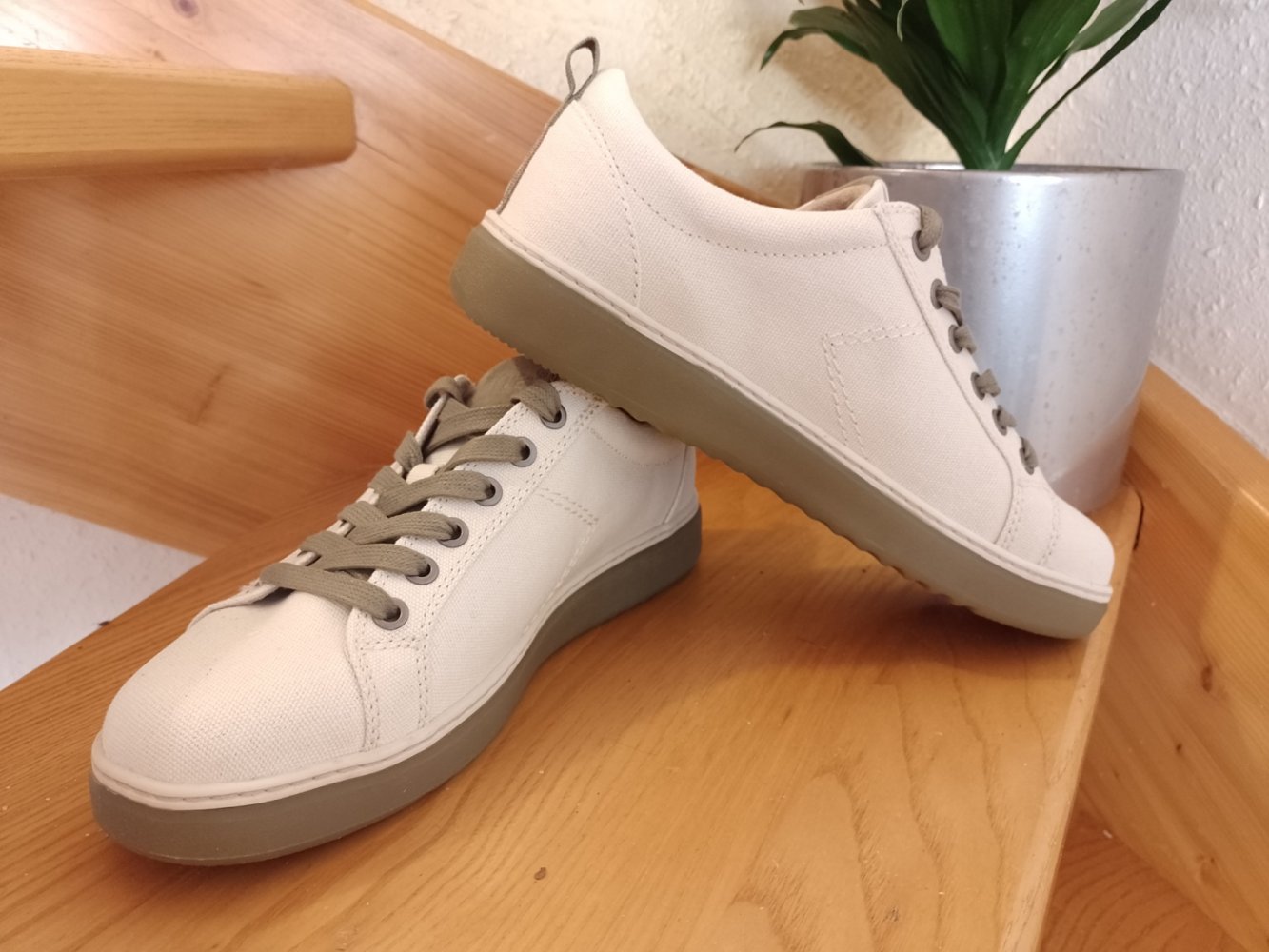 Neu. Jana. Stylische Sneaker, Sportschuhe. Größe 39.