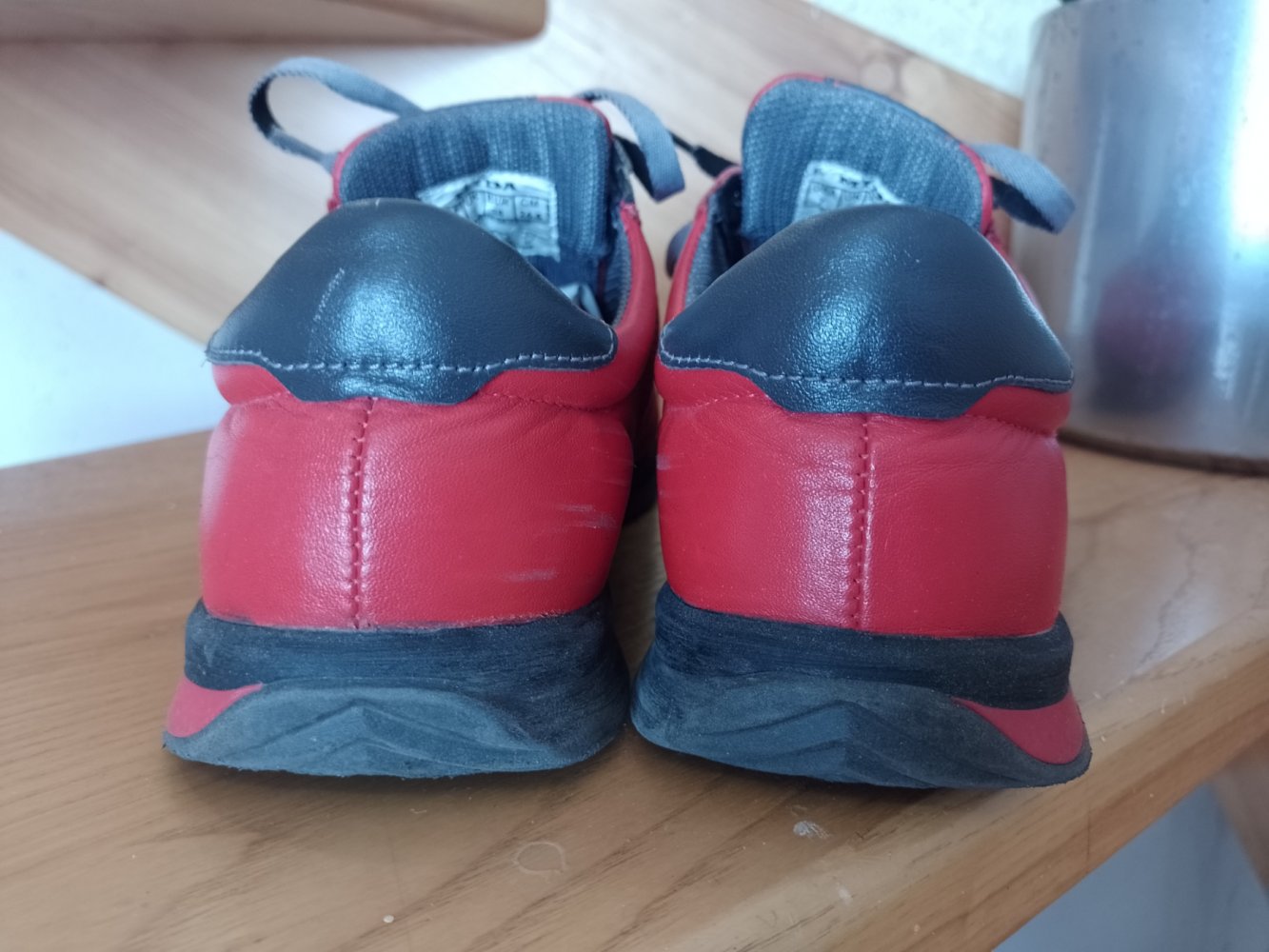 Mida. Stylische Sneaker, Sportschuhe, Schnürschuhe. Größe 38,5