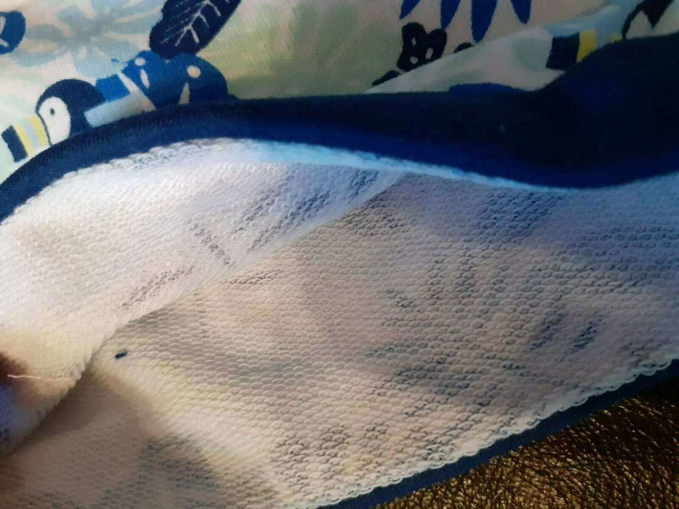 Ein Satz Kleidung - 2 warme Shorts für ein Baby für 4-6 Monate. 100% Baumwolle.