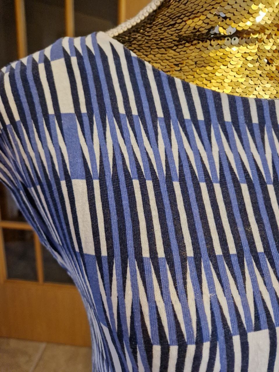 Esprit. T-Shirt - Top - Bluse.  Größe XS.