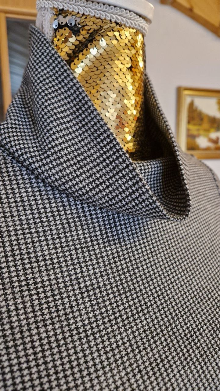 Mademoiselle YeYe. Schöne Bluse - T-shirt - Strick.  Große XS. 