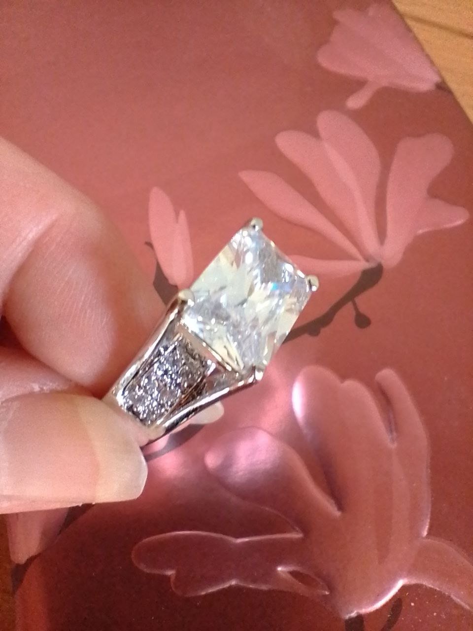 Bezaubernder Ring. Gr. 17