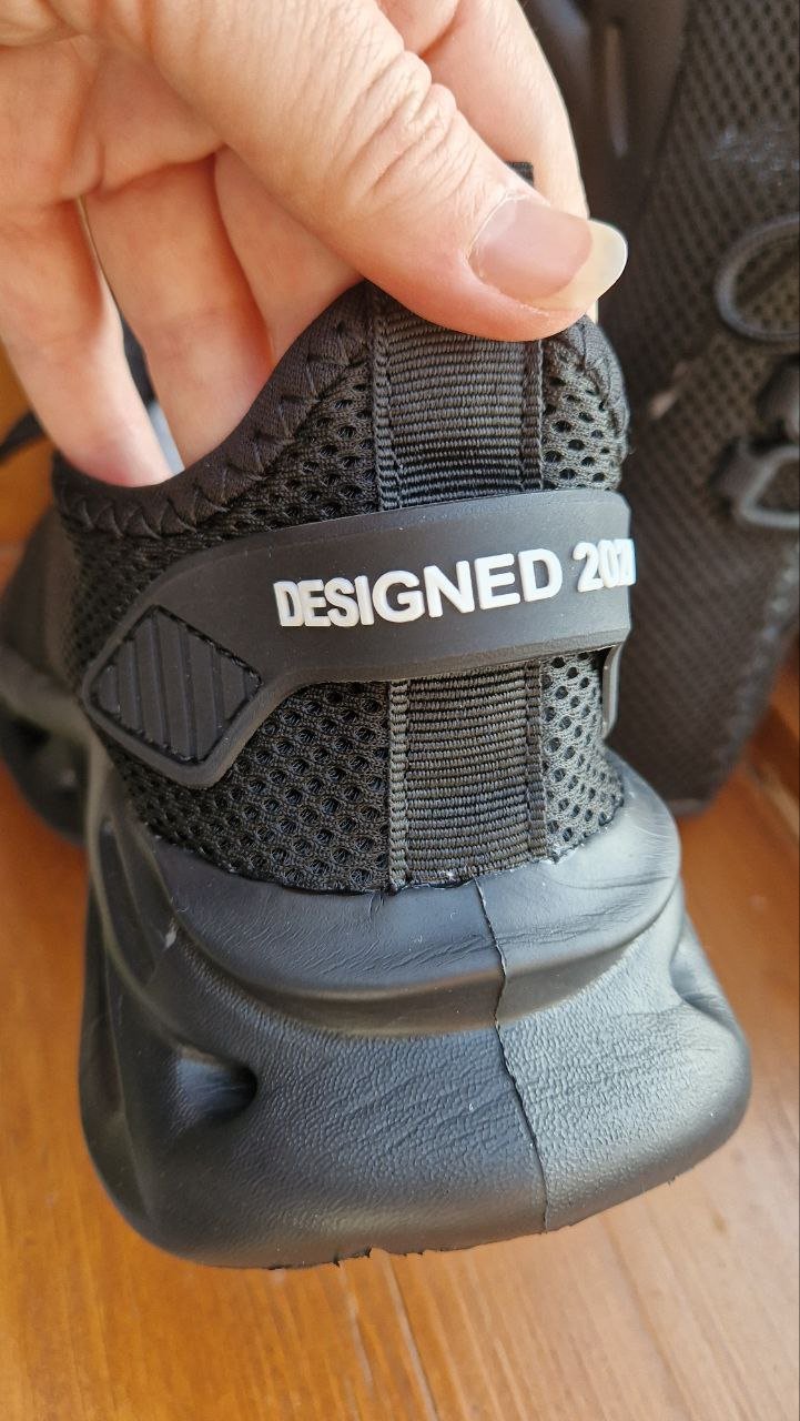  Leichte schwarze Sportschuhe , Halbschuhe, Schnürschuhe. Größe 39. 