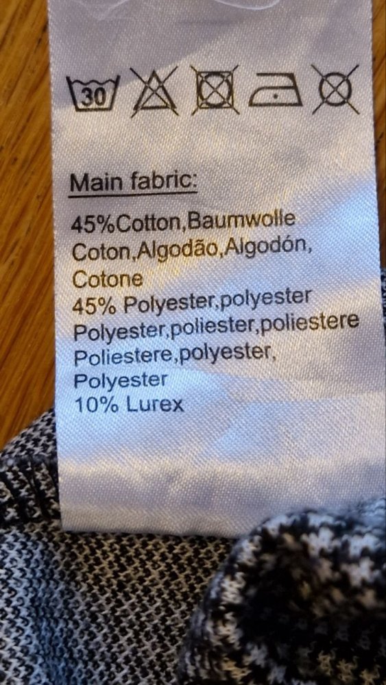 Mademoiselle YeYe. Schöne Bluse - T-shirt - Strick.  Große XS. 