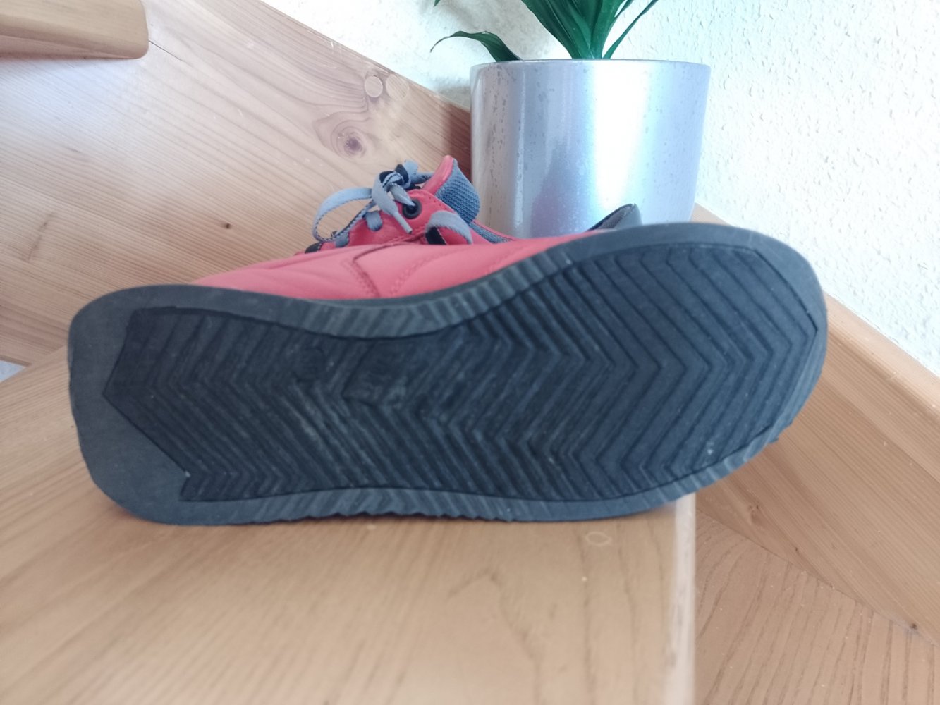 Mida. Stylische Sneaker, Sportschuhe, Schnürschuhe. Größe 38,5