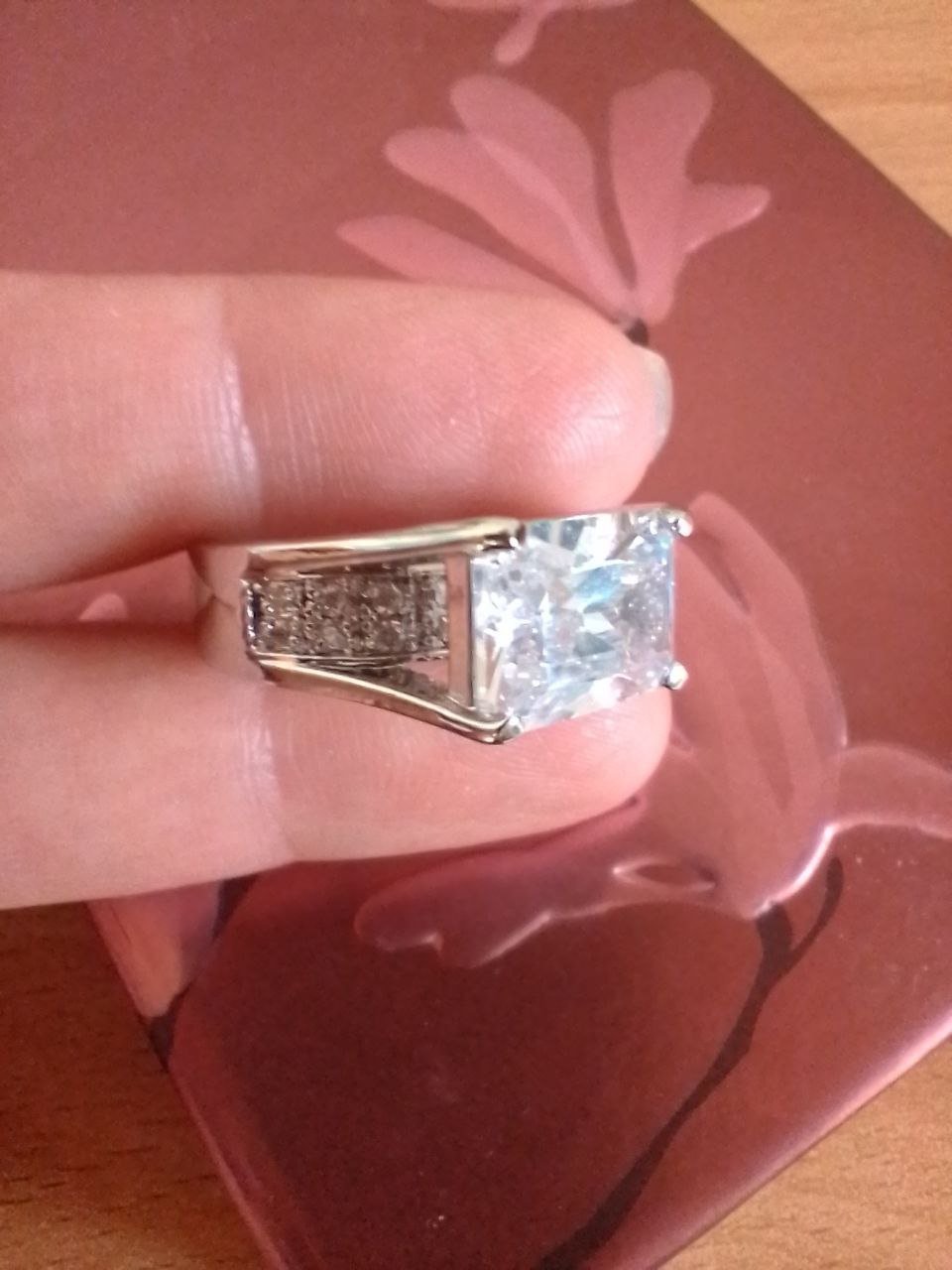 Bezaubernder Ring. Gr. 17