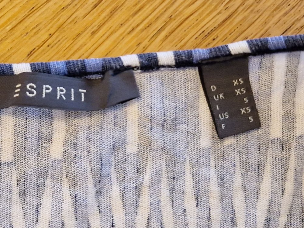 Esprit. T-Shirt - Top - Bluse.  Größe XS.