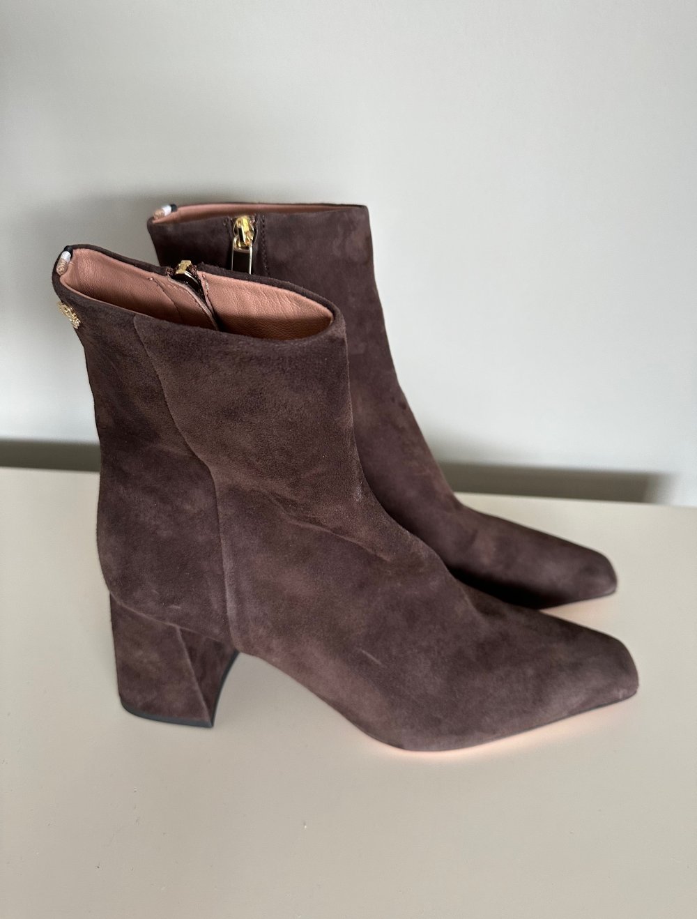 Hugo Boss Damen Stiefeletten braun Wildleder 41 neu