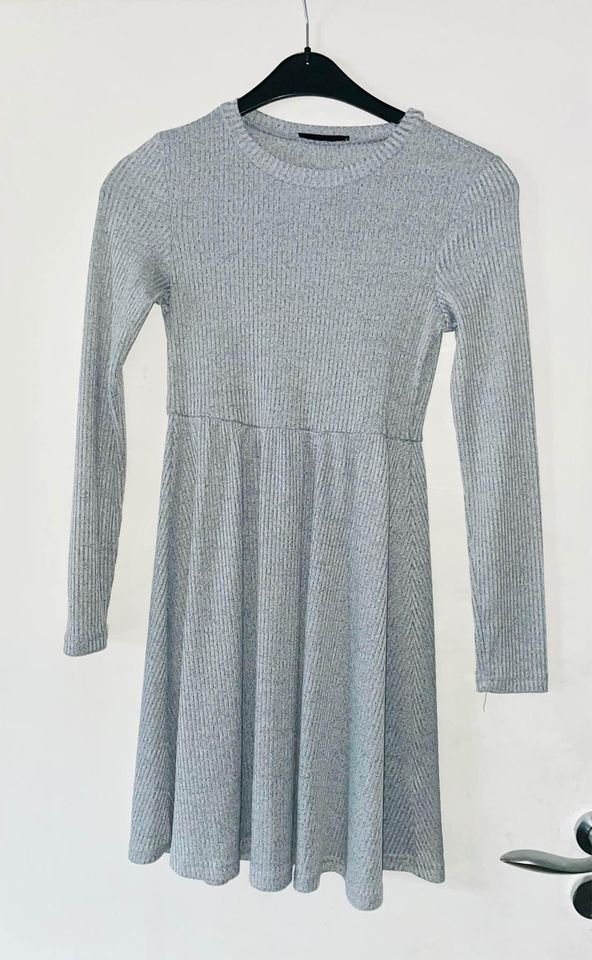 Schickes Winterkleid Damen Gr. S