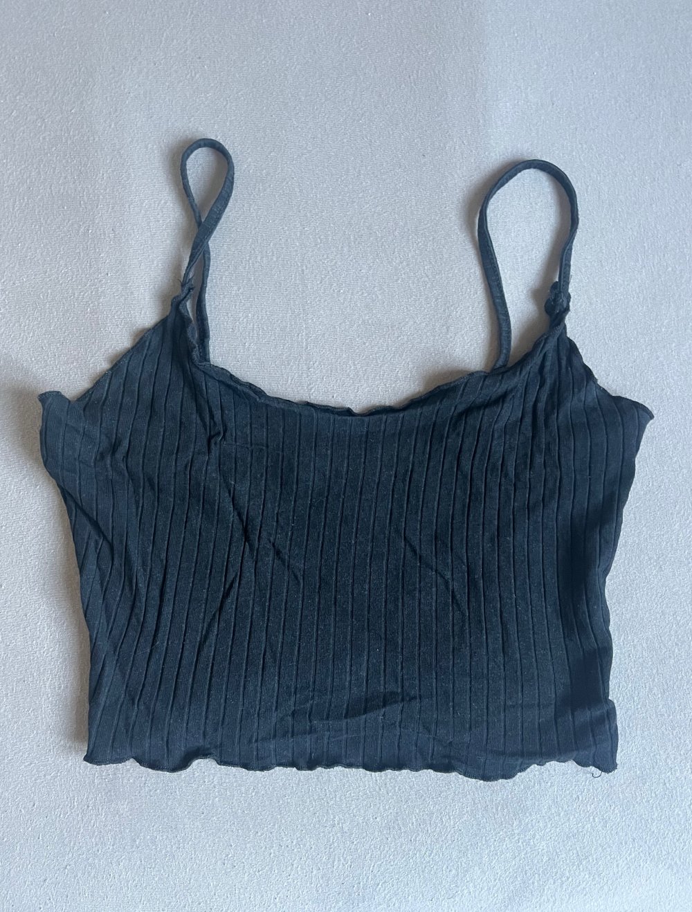 schwarzes crop top