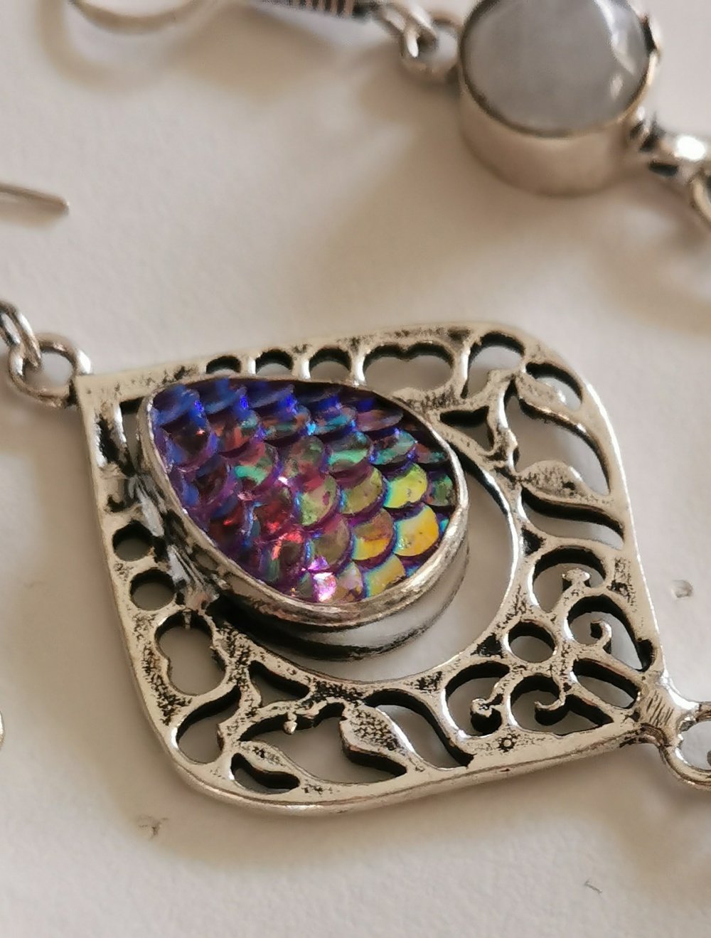 Set aus vielen besonderen Schmucksachen Silberschmuck