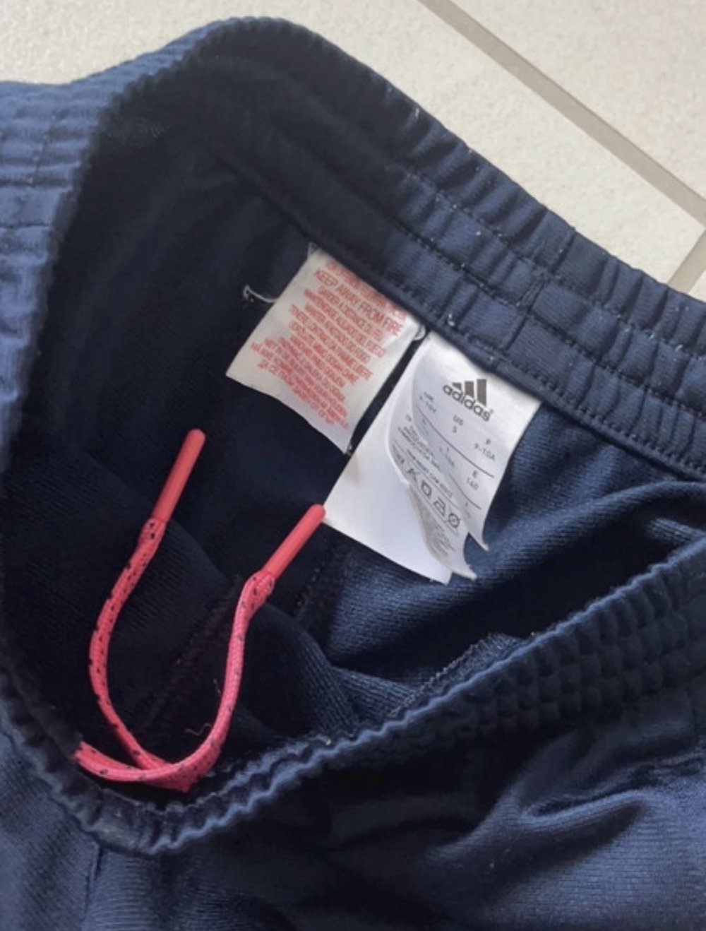 Adidas jogginghose Gr 140