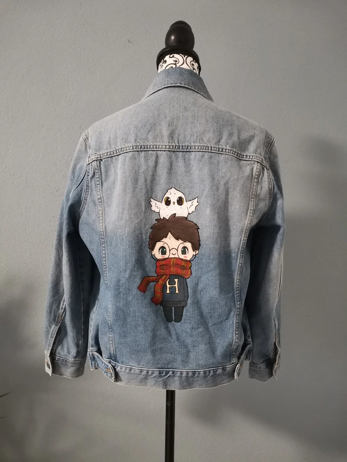 Handbemalte Jeansjacke Harry Potter und Hedwig Nerdy Nerdig Gr. 38 Oversized von H&M Unikat
