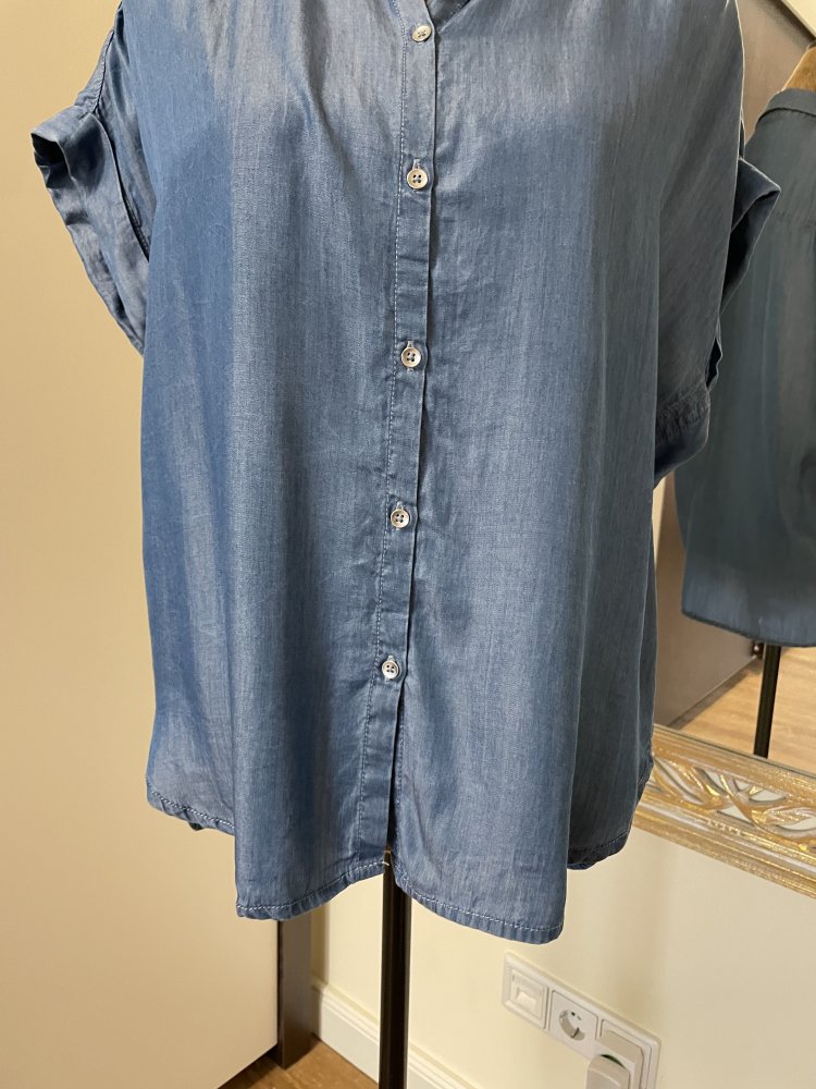 Leichte, kurzärmelige Bluse in Jeansoptik / Jeansbluse / Jeansshirt