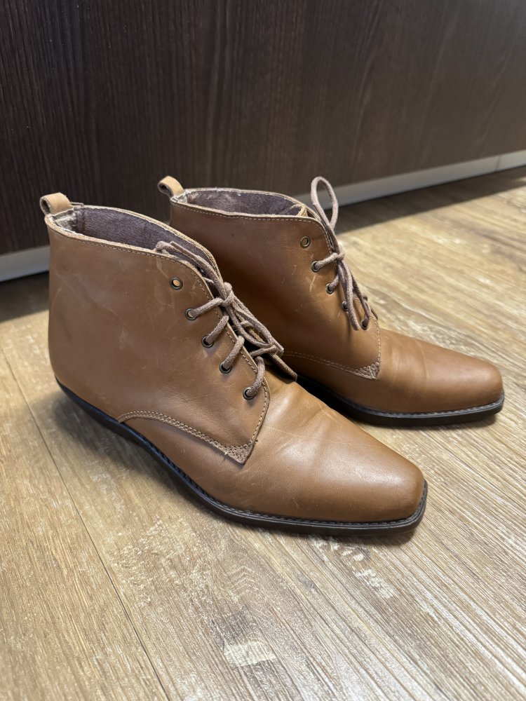 Lederstiefeletten / Lederschuhe / Boots