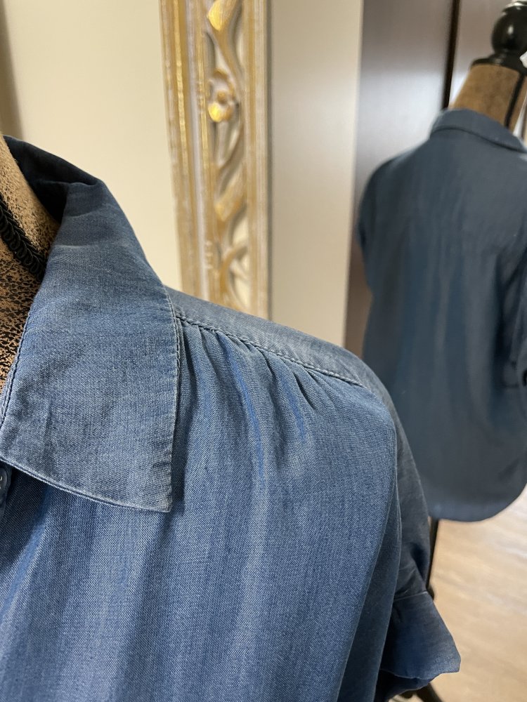 Leichte, kurzärmelige Bluse in Jeansoptik / Jeansbluse / Jeansshirt
