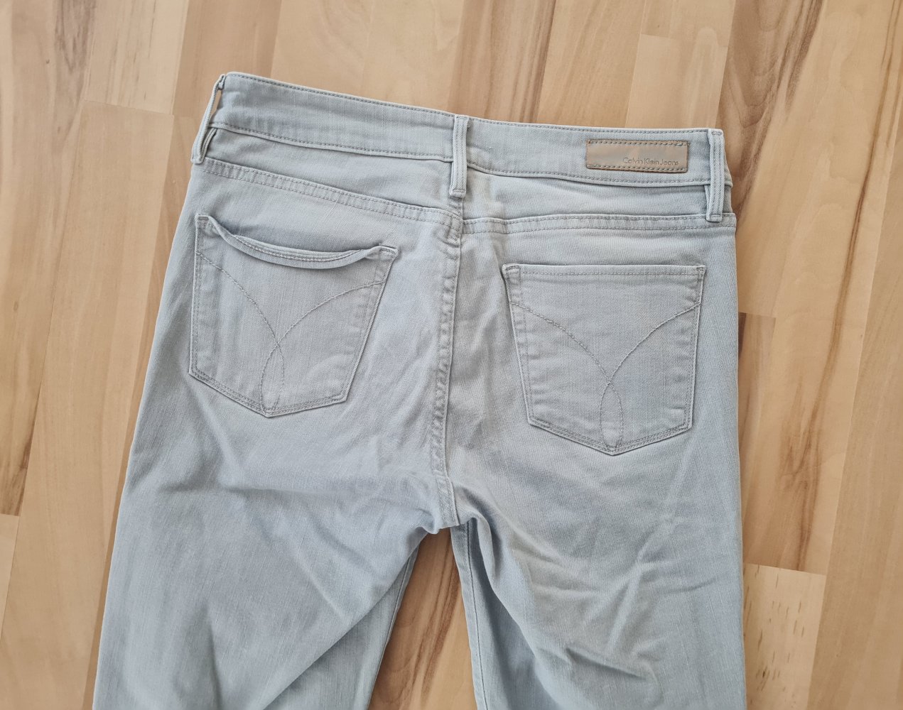 Graue Jeans Calvin Klein W28 L32 Ultimate Skinny