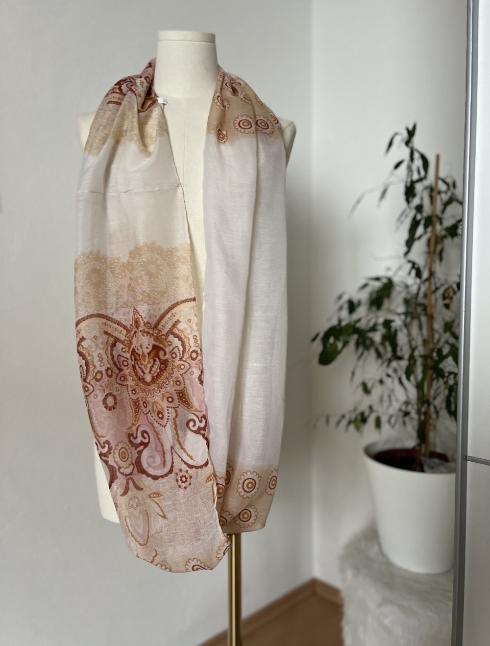 Damen Rundschal von Bijou Brigitte